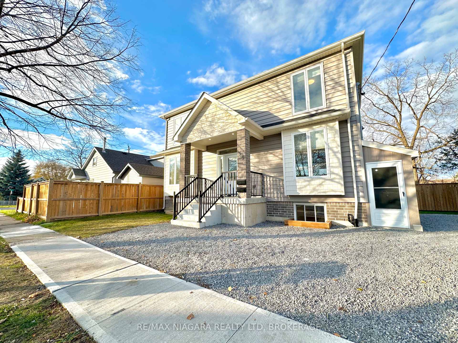 Front of Unit MAIN, 39 Grove Avenue