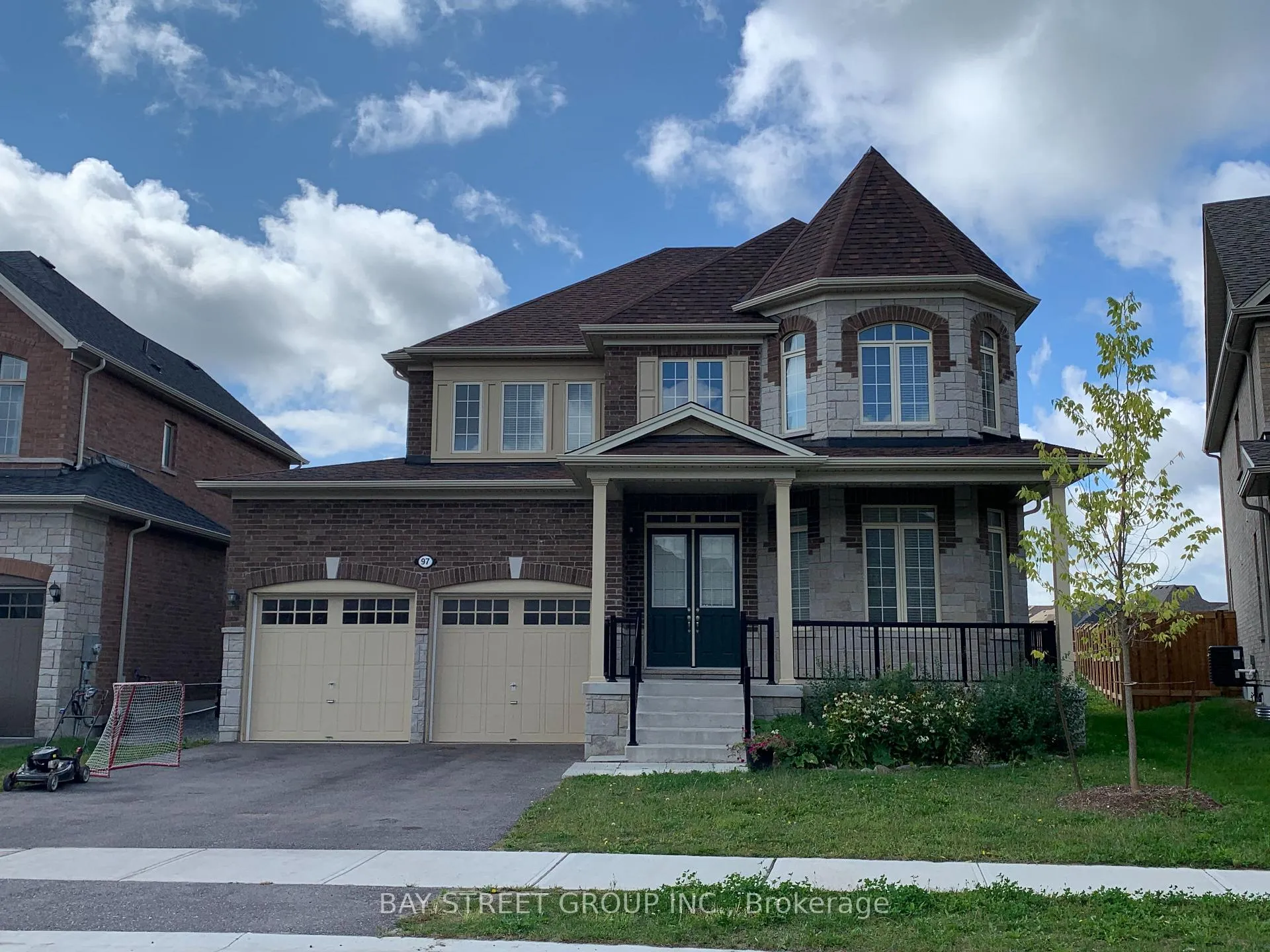 Photo 1 of 97 Redmond Crescent, Springwater, Centre Vespra — HOMEH