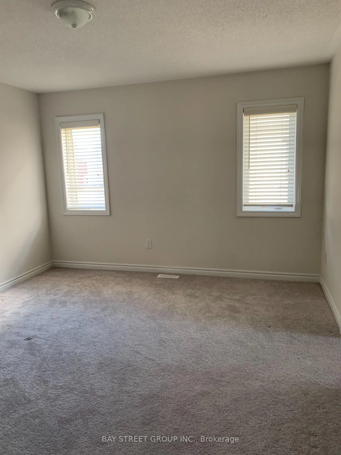 Photo 3 of 97 Redmond Crescent, Springwater, Centre Vespra — HOMEH
