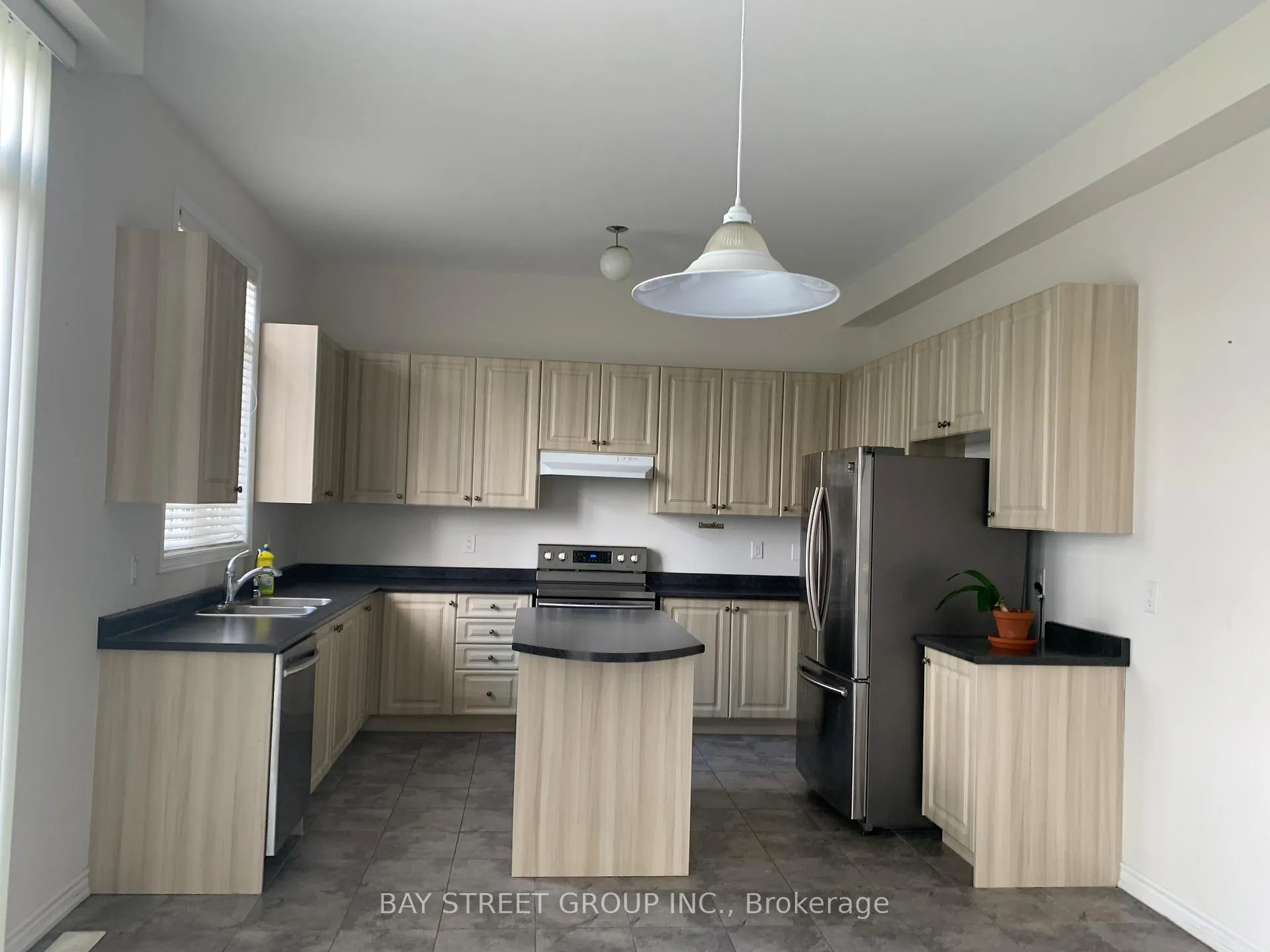 Photo 8 of 97 Redmond Crescent, Springwater, Centre Vespra — HOMEH