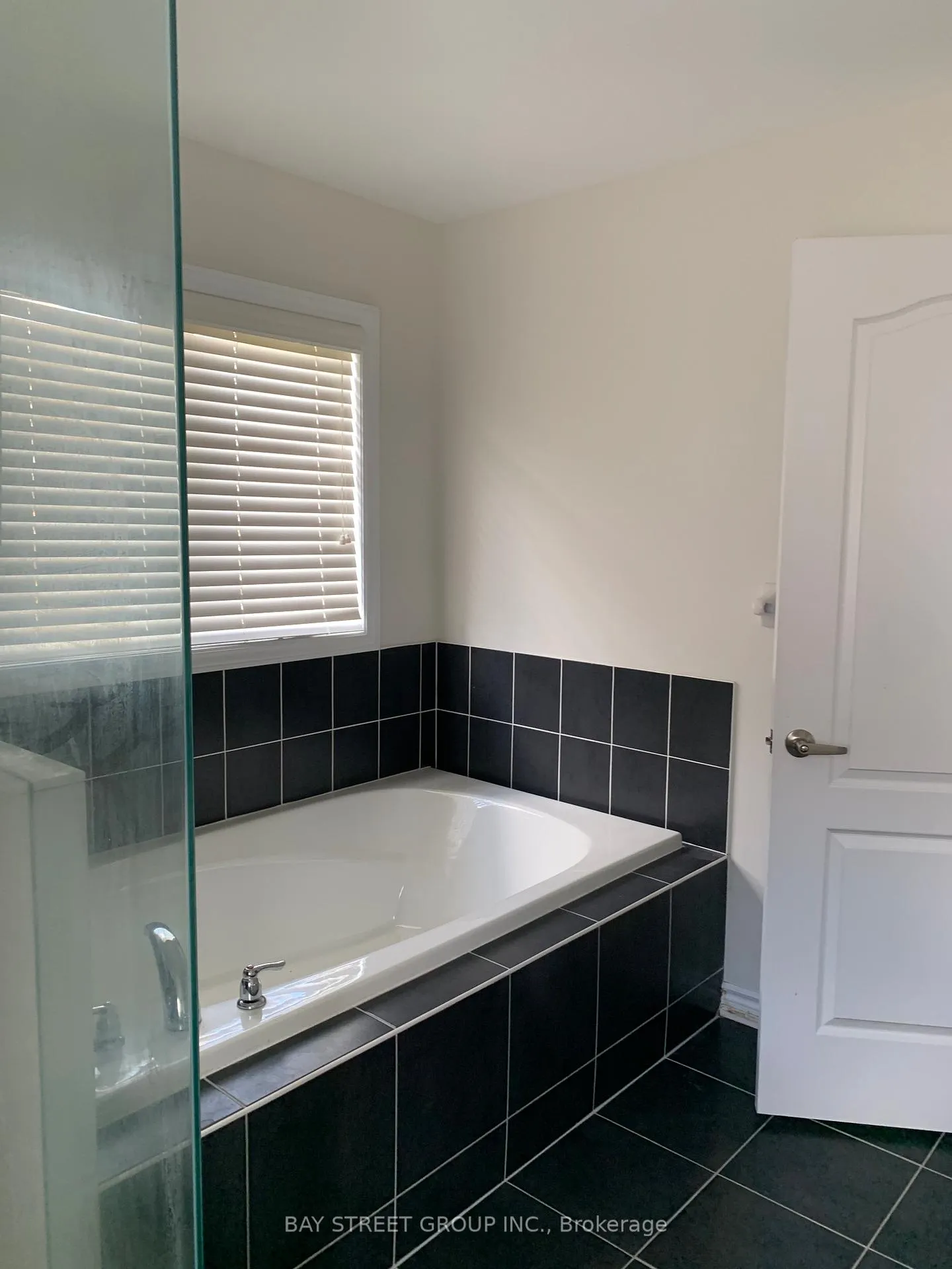 Photo 10 of 97 Redmond Crescent, Springwater, Centre Vespra — HOMEH