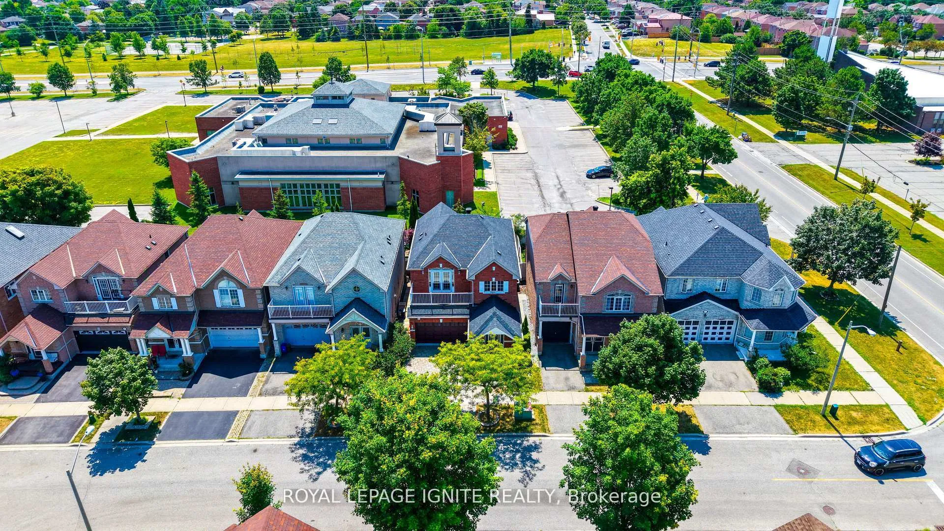 Photo 3 of 5 Dent Street, Ajax, Northwest Ajax — HOMEH