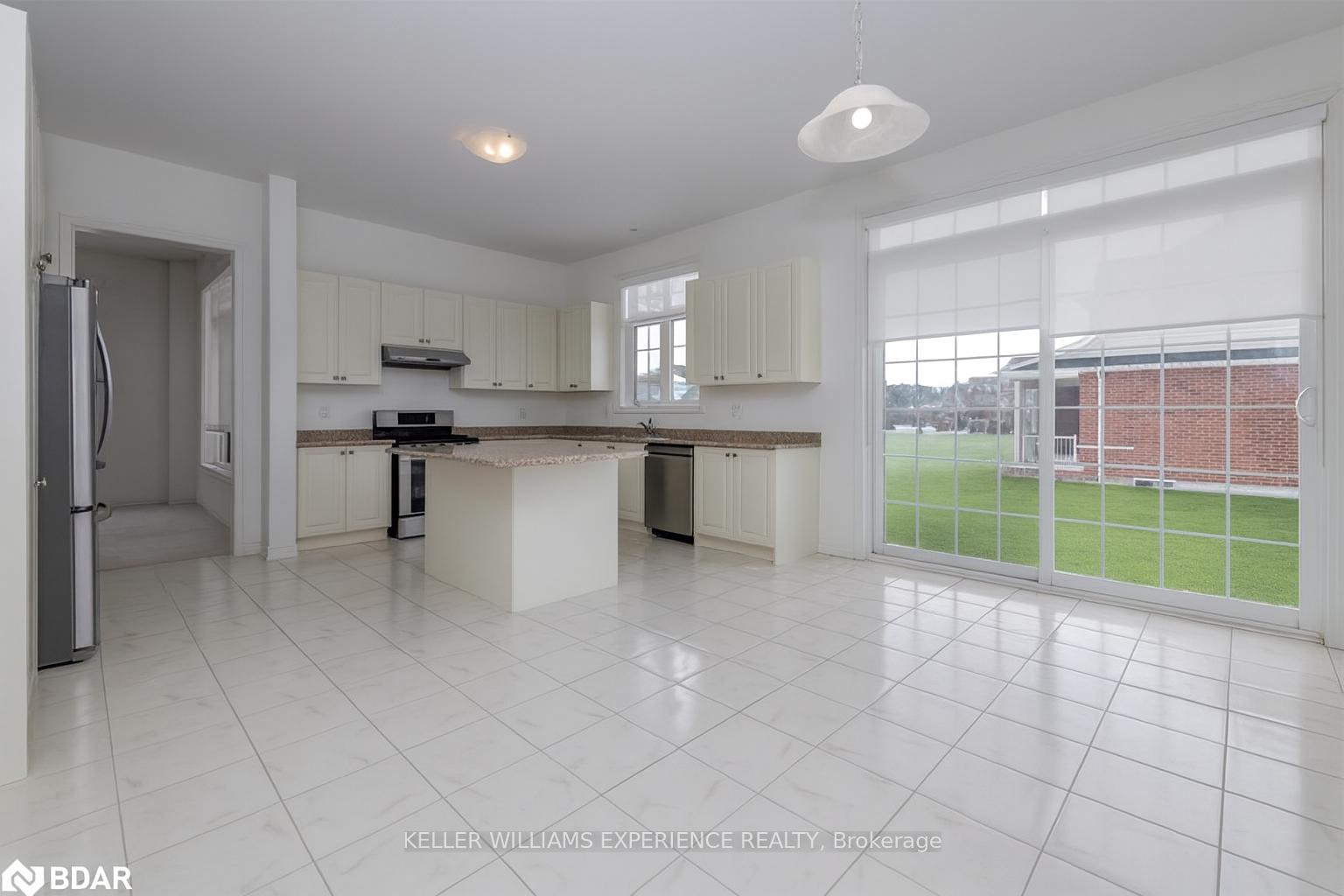 Photo 2 of 23 Mcisaac Drive, Springwater, Centre Vespra — HOMEH