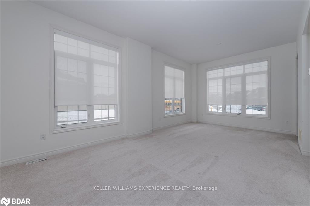Photo 5 of 23 Mcisaac Drive, Springwater, Centre Vespra — HOMEH