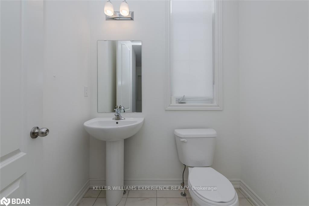 Photo 9 of 23 Mcisaac Drive, Springwater, Centre Vespra — HOMEH