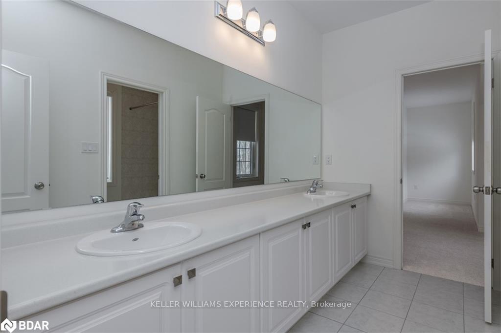 Photo 14 of 23 Mcisaac Drive, Springwater, Centre Vespra — HOMEH