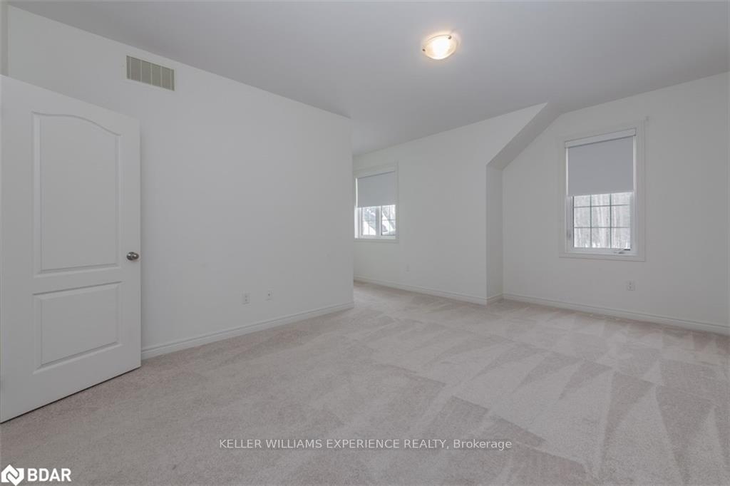Photo 16 of 23 Mcisaac Drive, Springwater, Centre Vespra — HOMEH