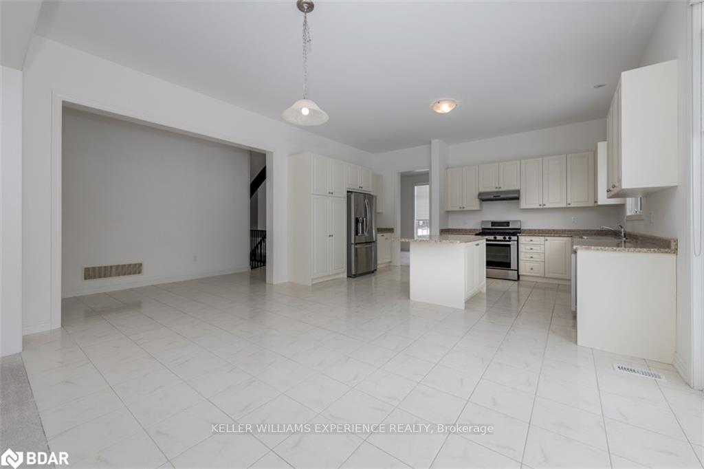 Photo 27 of 23 Mcisaac Drive, Springwater, Centre Vespra — HOMEH