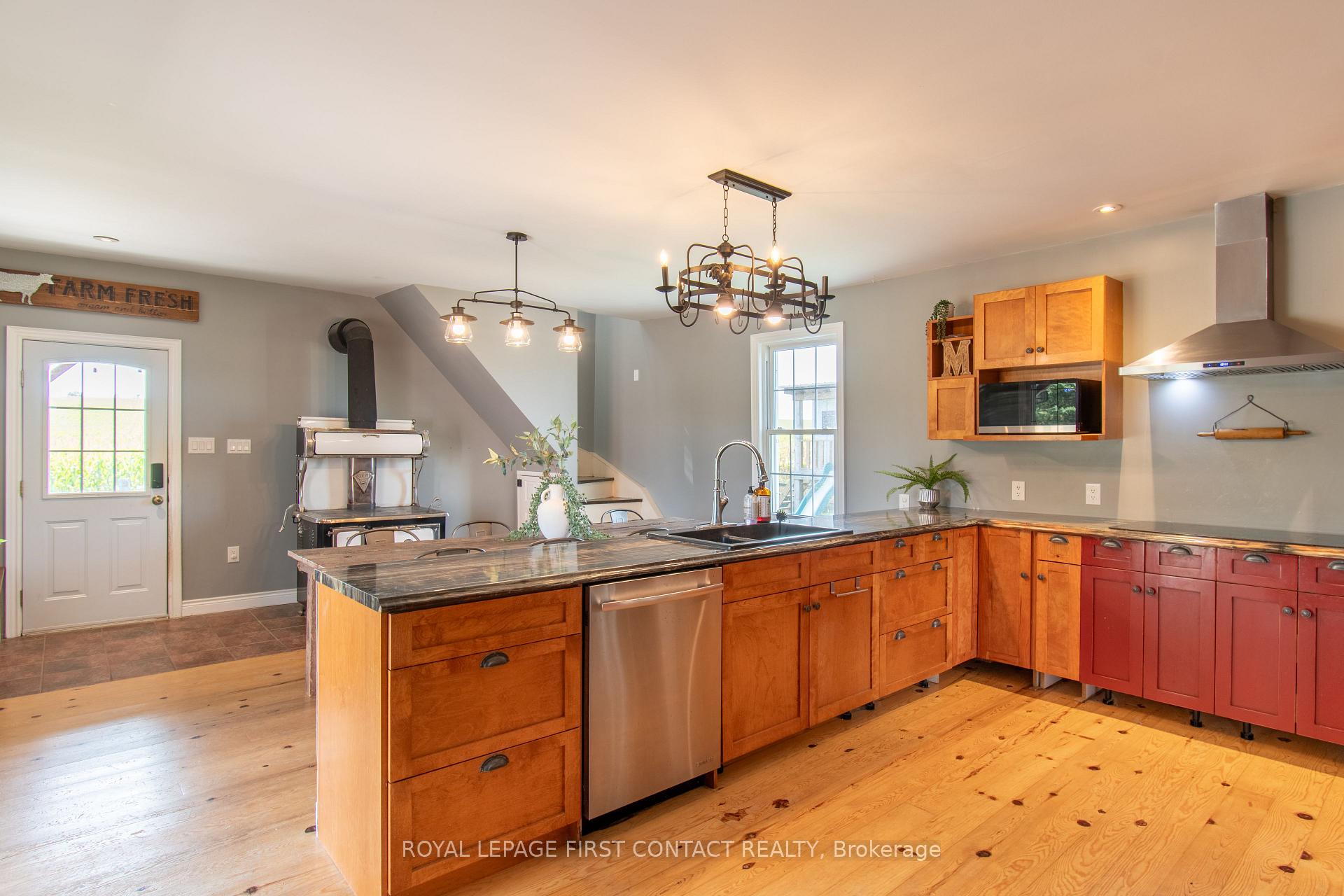 Photo 12 of 1293 Rainbow Valley Road E, Springwater, Phelpston — HOMEH
