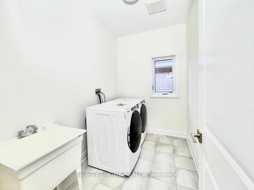 Photo 14 of 30 Sweet Cicely Street, Springwater, Midhurst — HOMEH