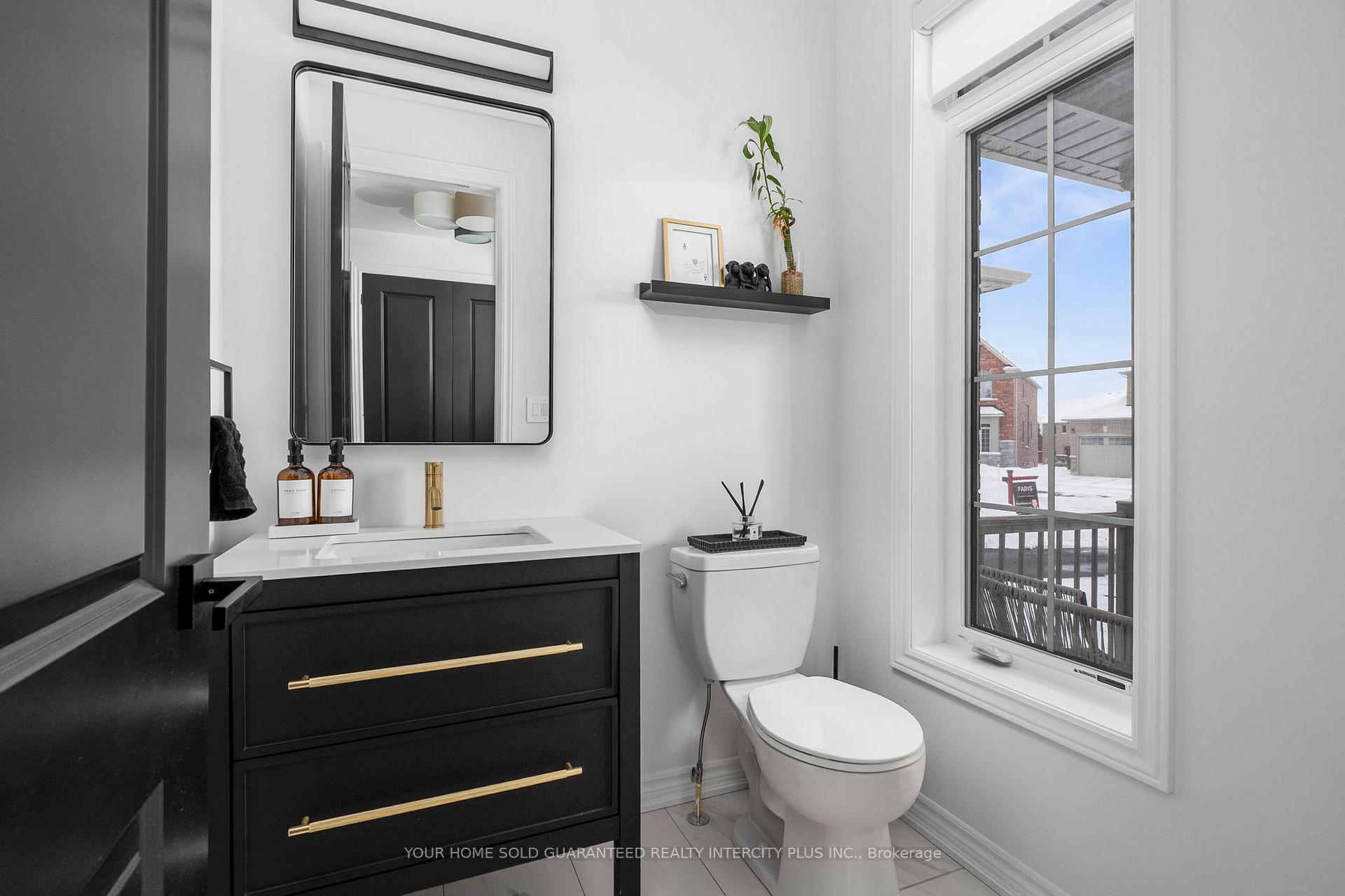 Photo 8 of 60 Sanford Circle, Springwater, Centre Vespra — HOMEH