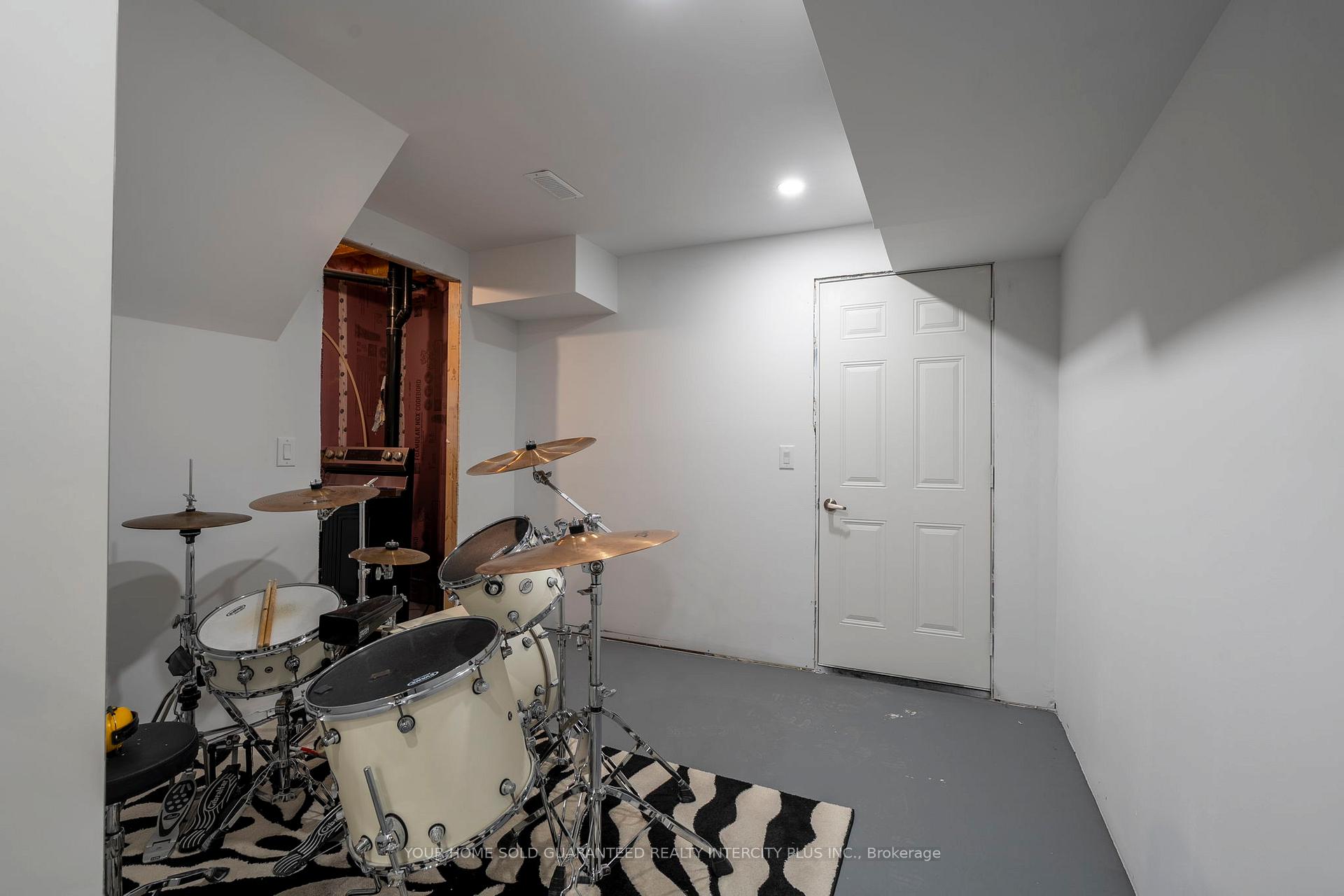 Photo 44 of 60 Sanford Circle, Springwater, Centre Vespra — HOMEH