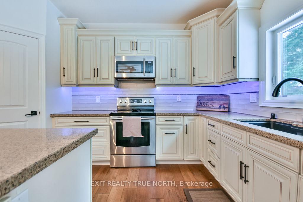Photo 11 of 22 Marni Lane, Springwater, Rural Springwater — HOMEH