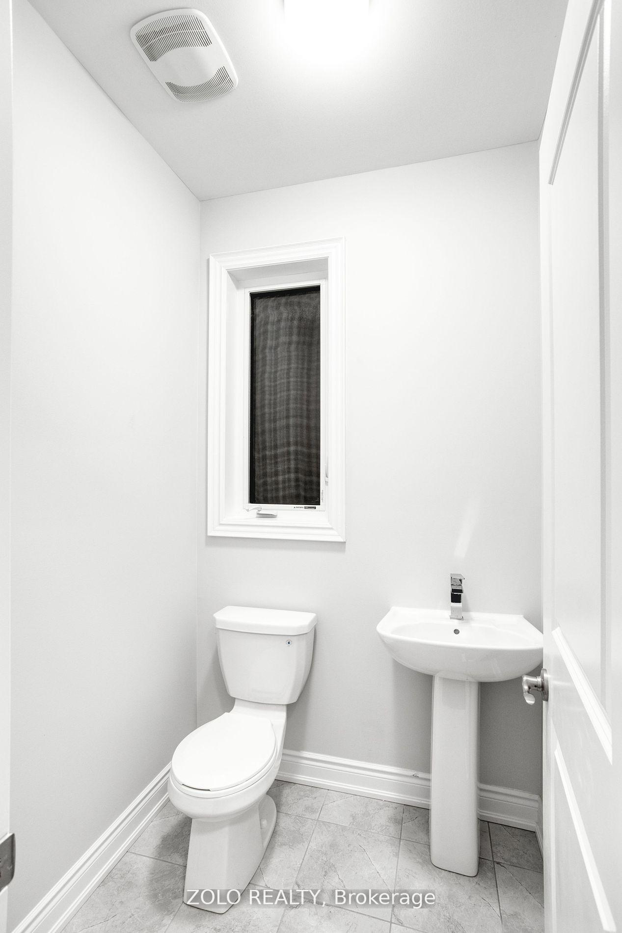 Photo 9 of 31 Periwinkle Road, Springwater, Midhurst — HOMEH