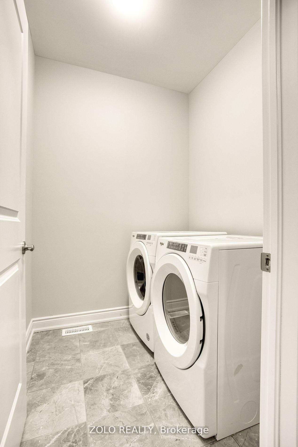 Photo 17 of 31 Periwinkle Road, Springwater, Midhurst — HOMEH