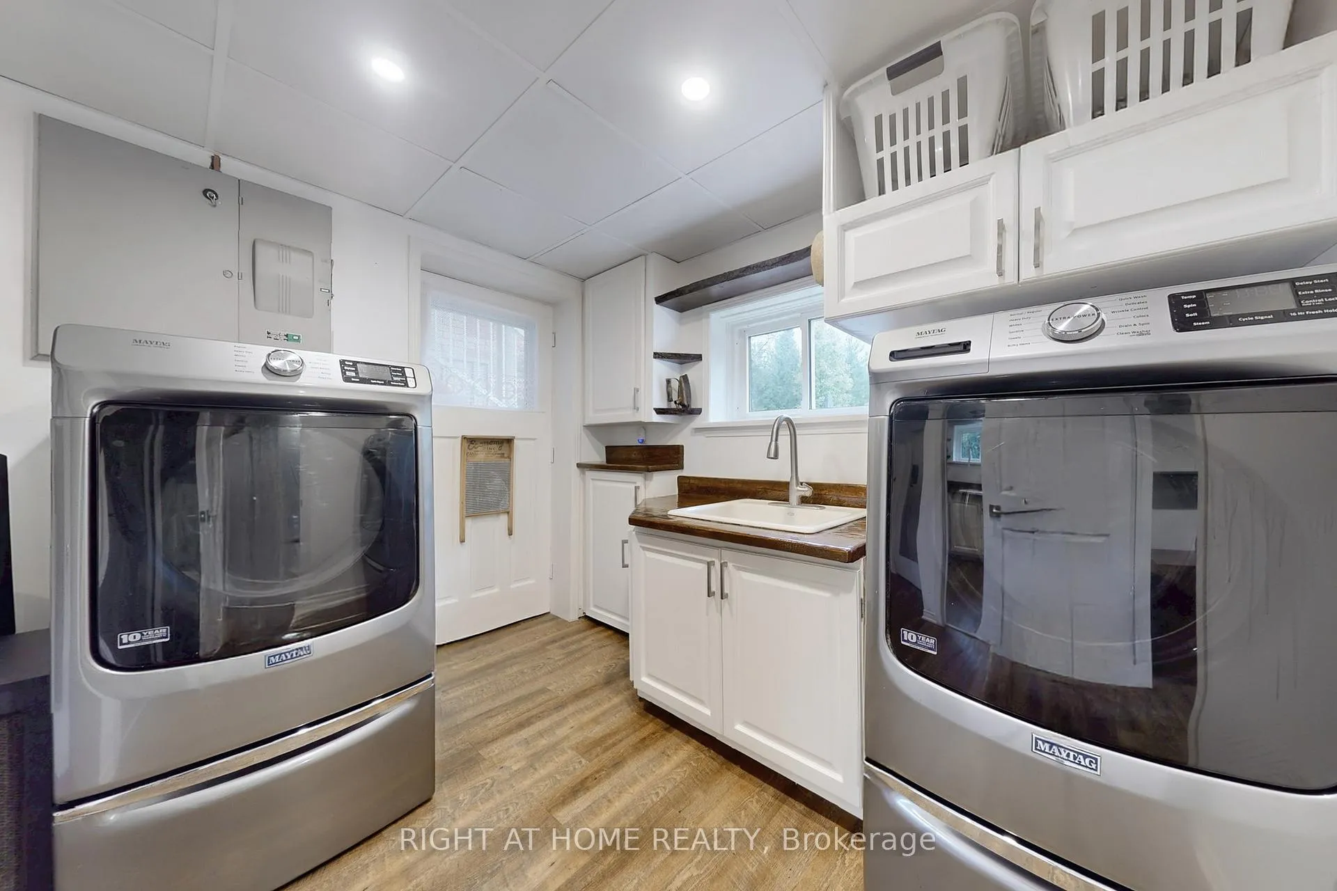 Photo 18 of 1243 Crossland Road, Springwater, Rural Springwater — HOMEH