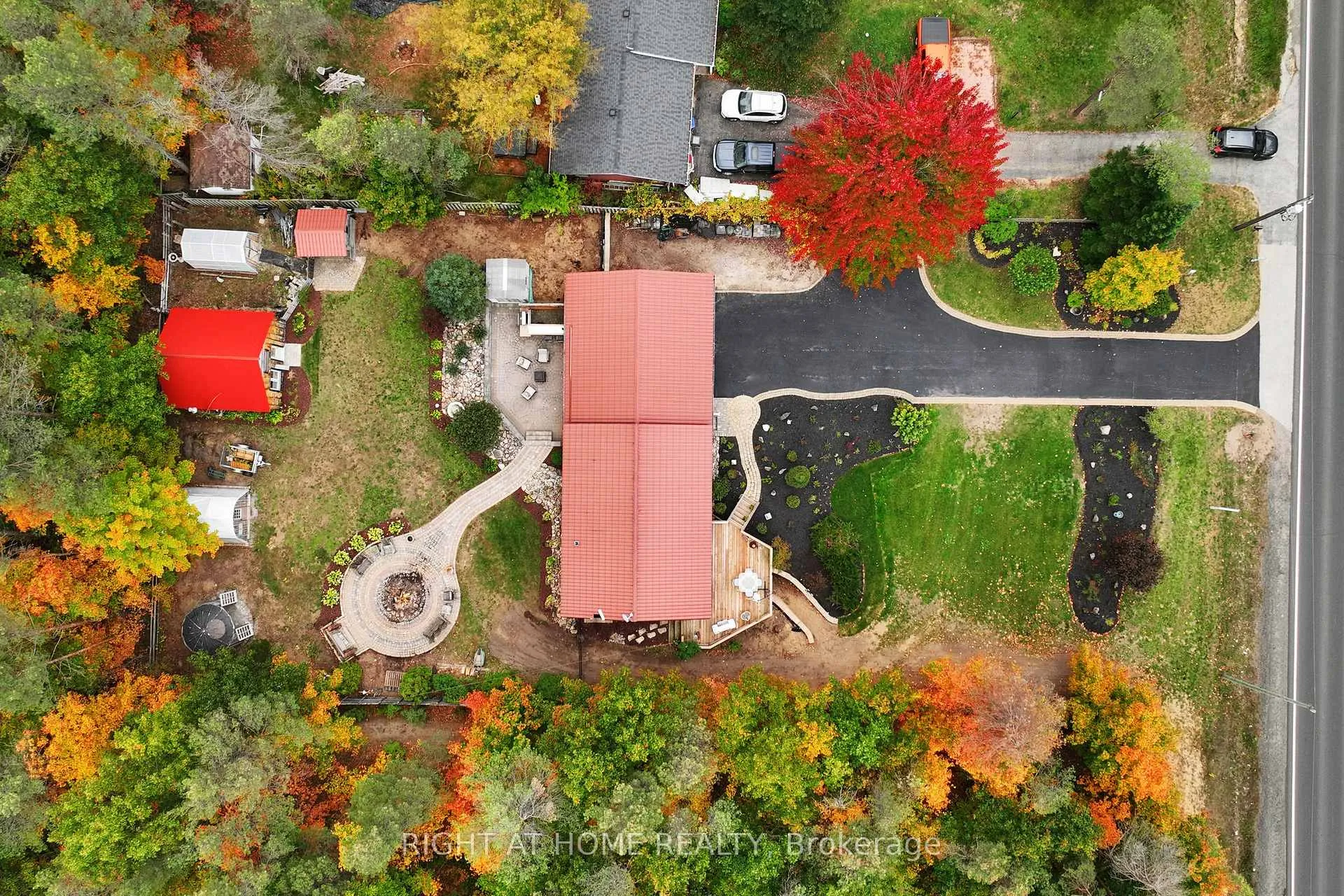 Photo 27 of 1243 Crossland Road, Springwater, Rural Springwater — HOMEH