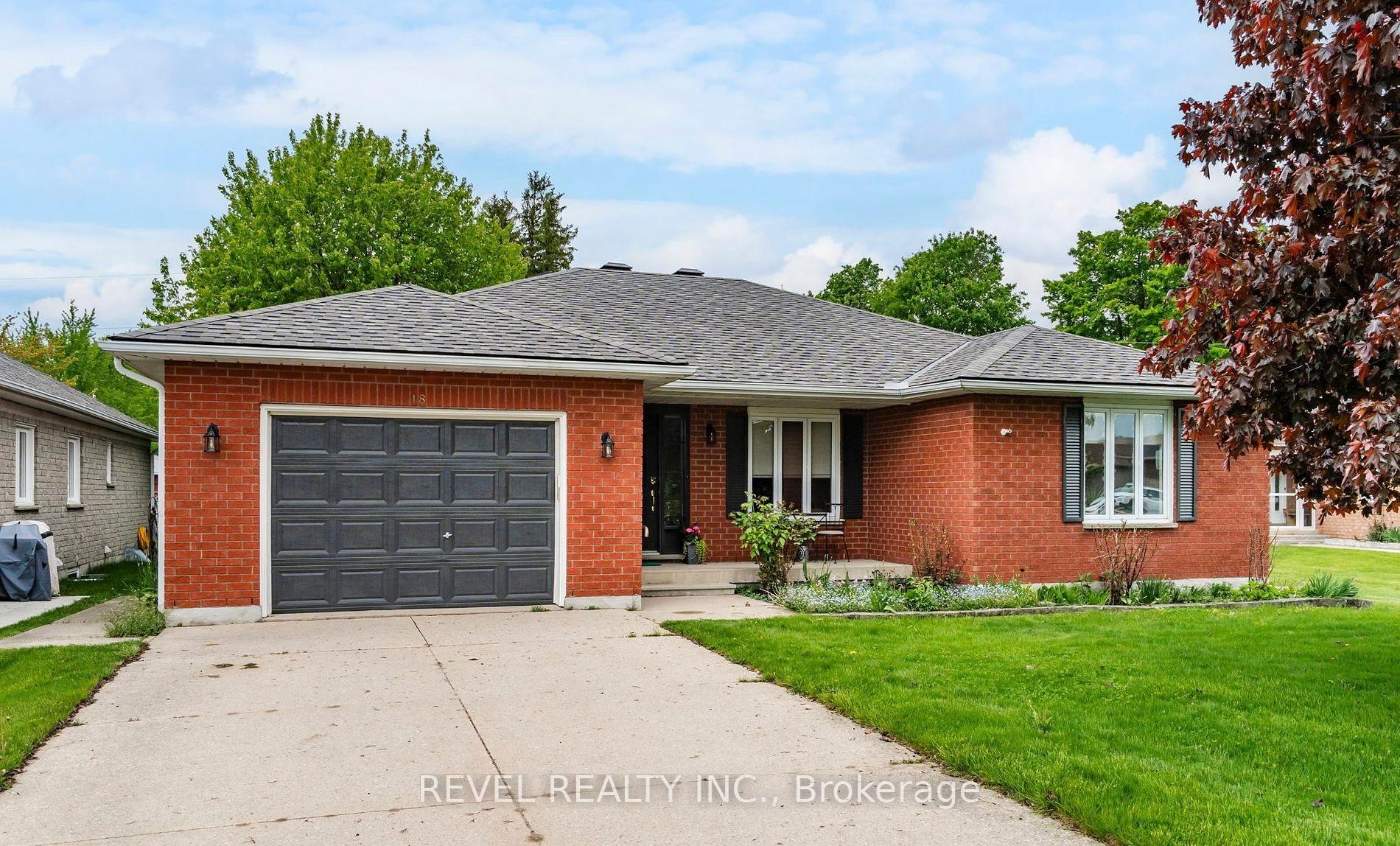 Front of Unit LOWER, 18 Archer Crescent