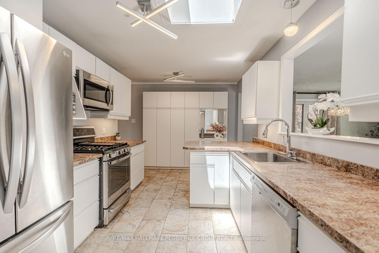 Photo 3 of 1105 St Vincent Street, Springwater, Midhurst — HOMEH