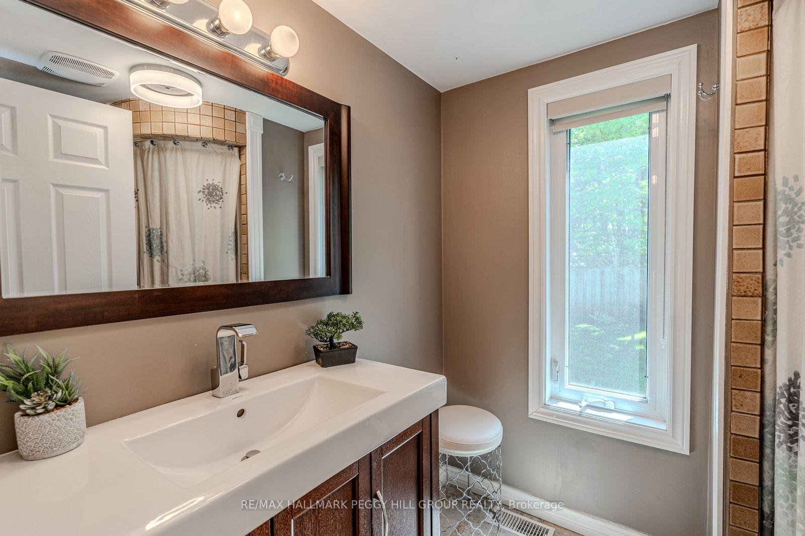 Photo 9 of 1105 St Vincent Street, Springwater, Midhurst — HOMEH