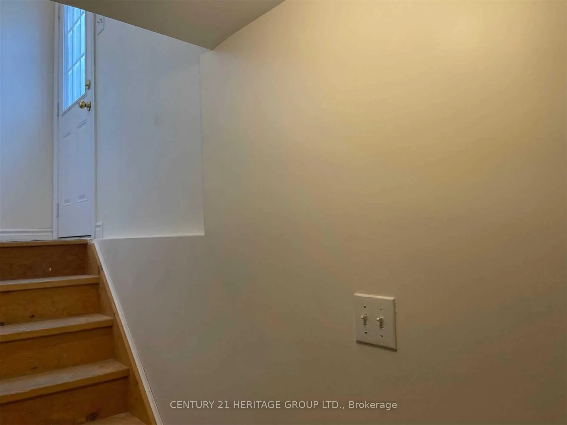 Photo 4 of Unit Lower, 41 Graham Street, Springwater, Elmvale — HOMEH