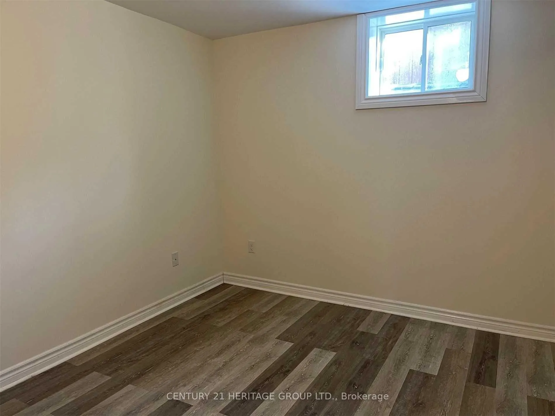 Photo 7 of Unit Lower, 41 Graham Street, Springwater, Elmvale — HOMEH