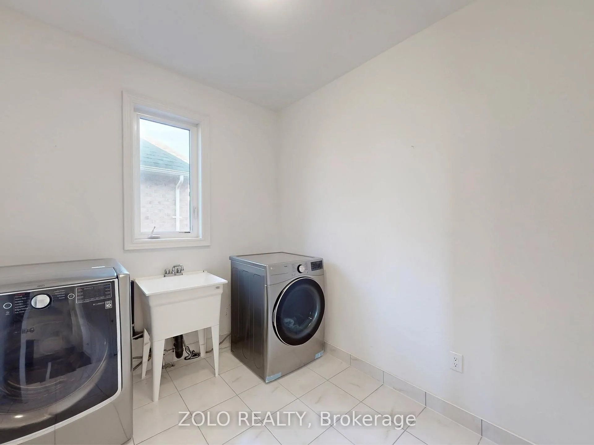 Photo 44 of 5 Jack Crescent, Springwater, Minesing — HOMEH