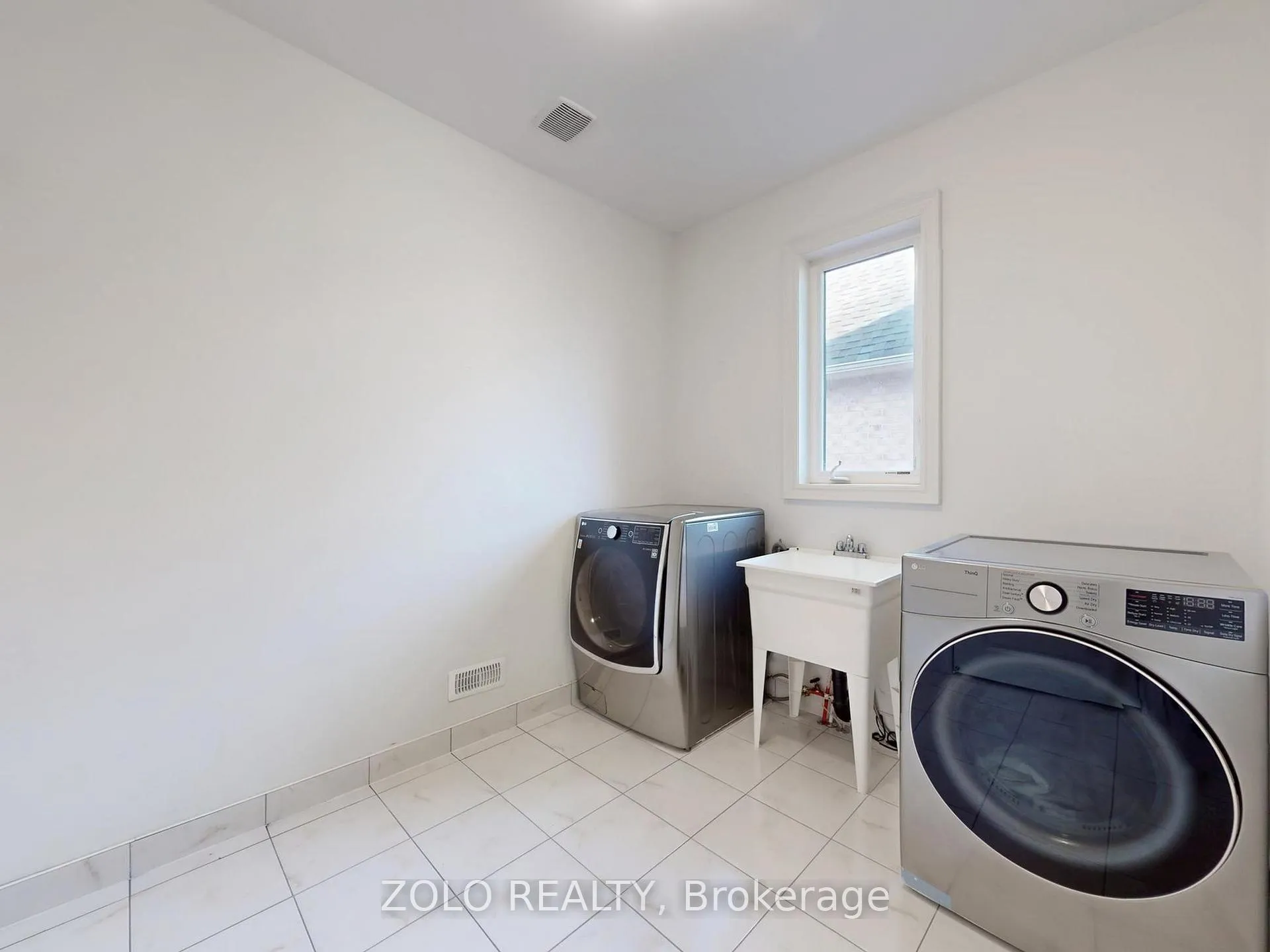 Photo 45 of 5 Jack Crescent, Springwater, Minesing — HOMEH
