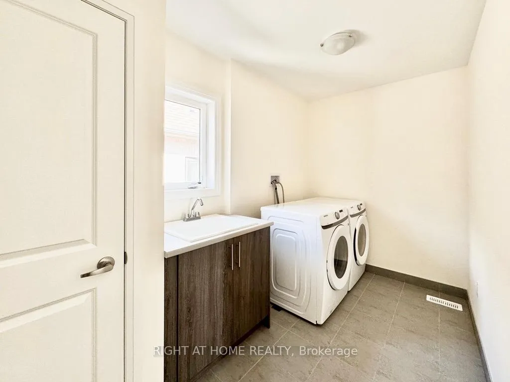Photo 14 of Unit Upper, 70 Bearberry Road, Springwater, Midhurst — HOMEH