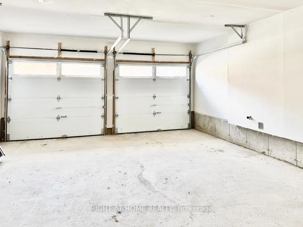 Photo 23 of Unit Upper, 70 Bearberry Road, Springwater, Midhurst — HOMEH