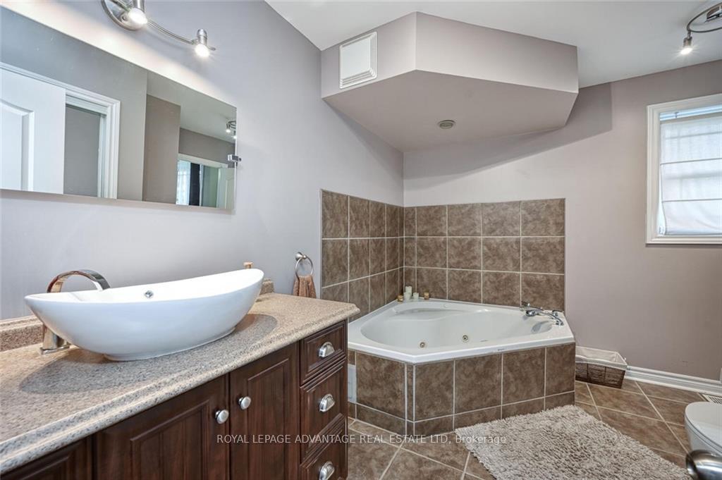 Photo 10 of 78 Bay Road, Rideau Lakes, Rideau Lakes (South Elmsley) Twp — HOMEH