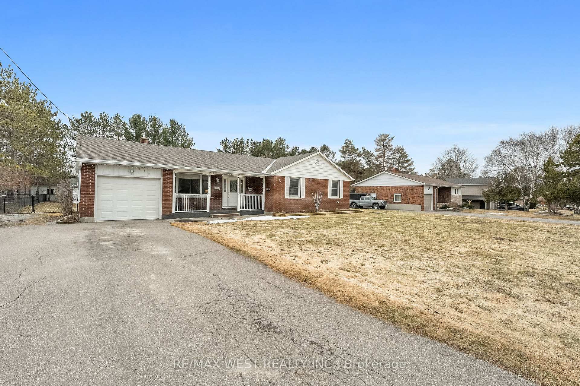 Photo 2 of 661 Cedarvale Crescent, Selwyn — HOMEH