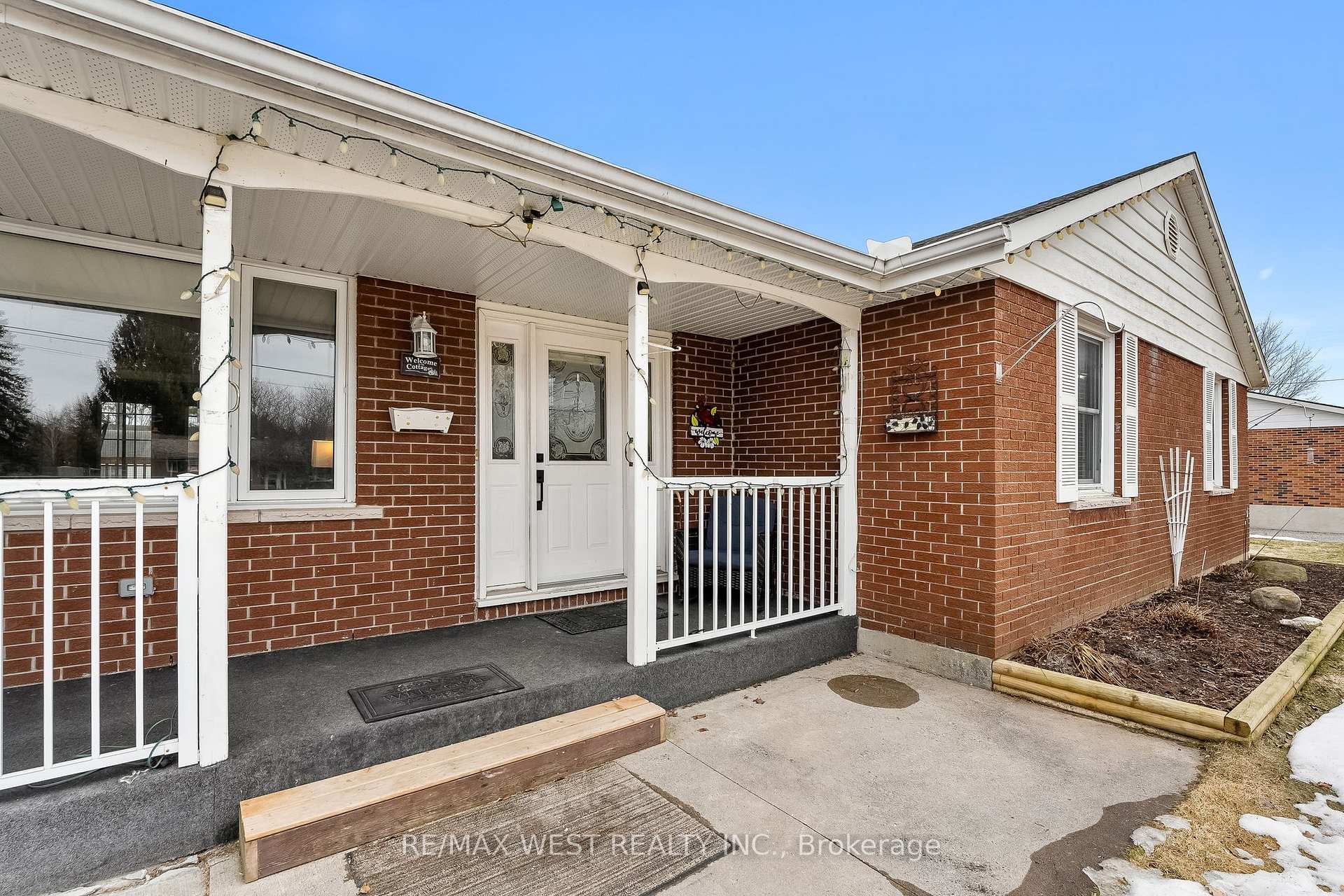 Photo 3 of 661 Cedarvale Crescent, Selwyn — HOMEH