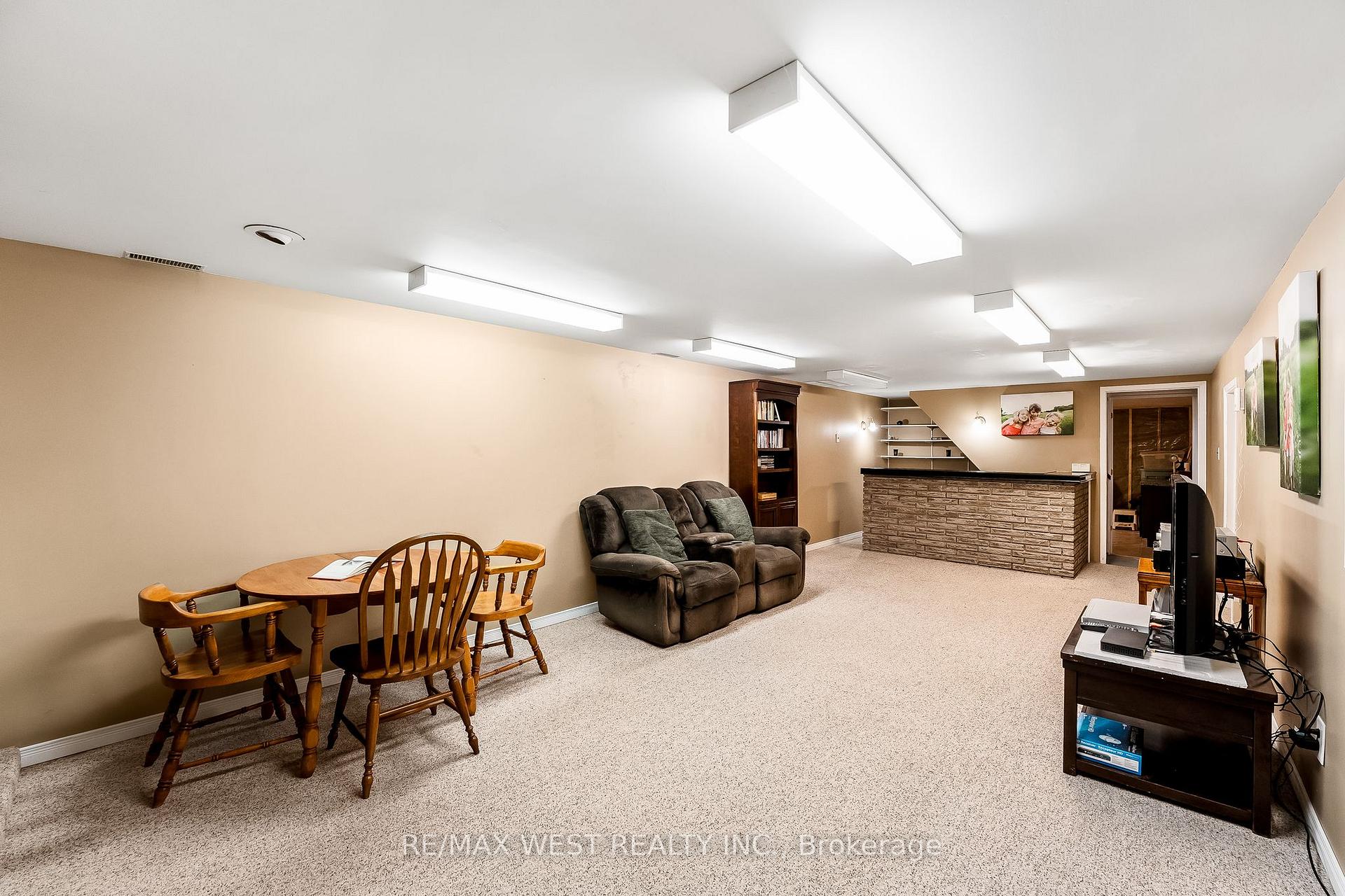 Photo 19 of 661 Cedarvale Crescent, Selwyn — HOMEH