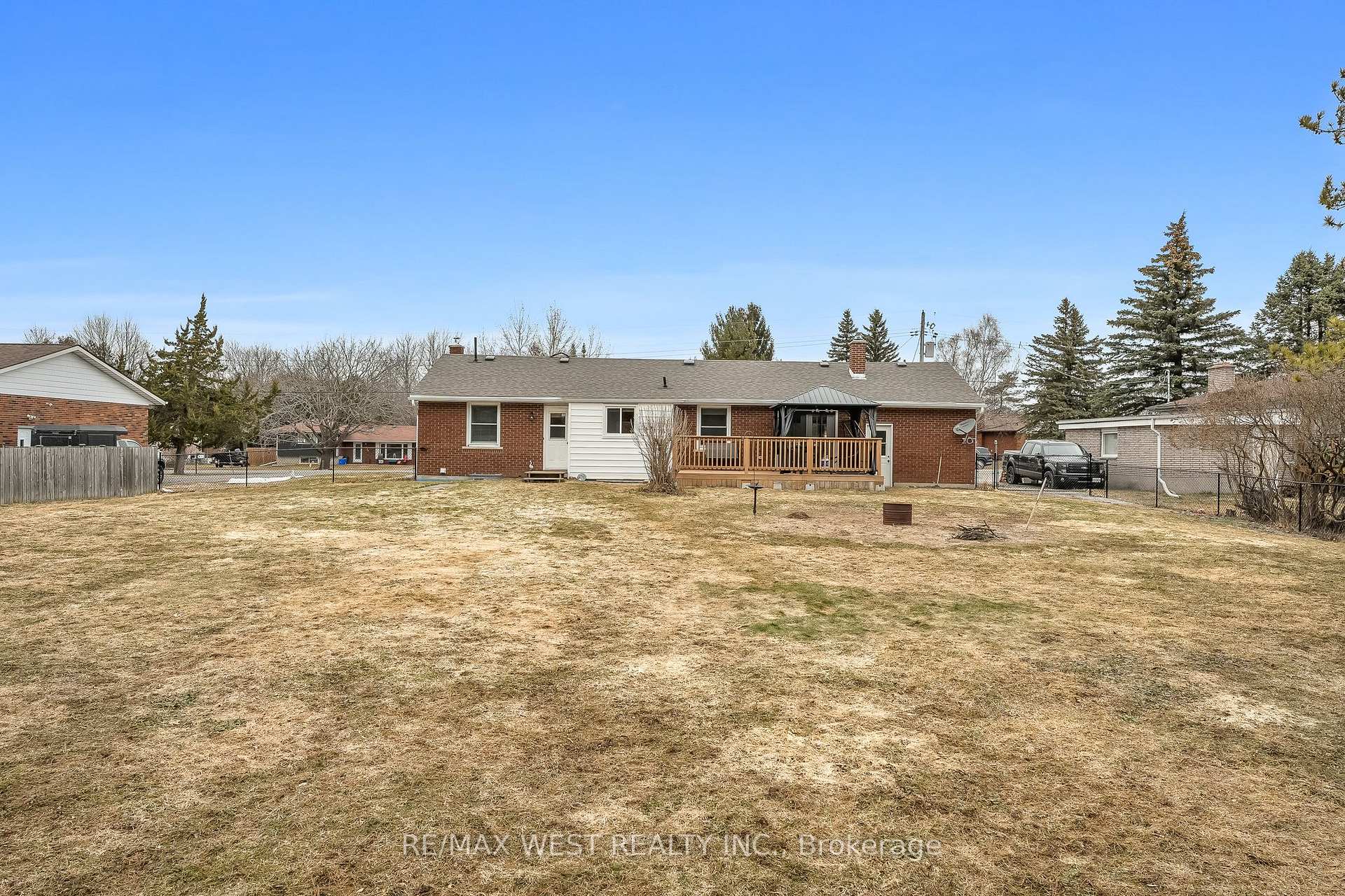 Photo 25 of 661 Cedarvale Crescent, Selwyn — HOMEH