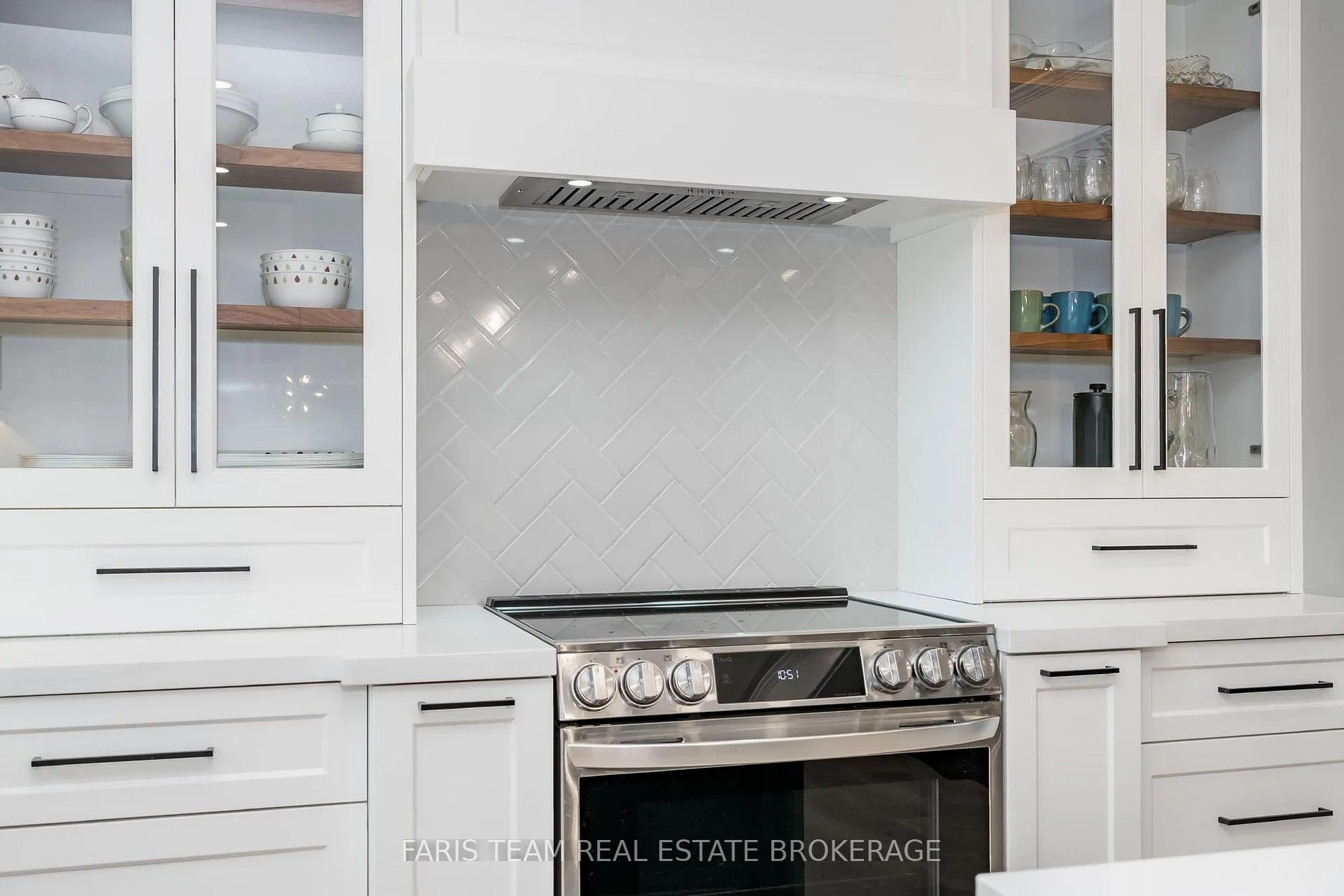Photo 10 of 8 Malta Crescent, Springwater, Midhurst — HOMEH