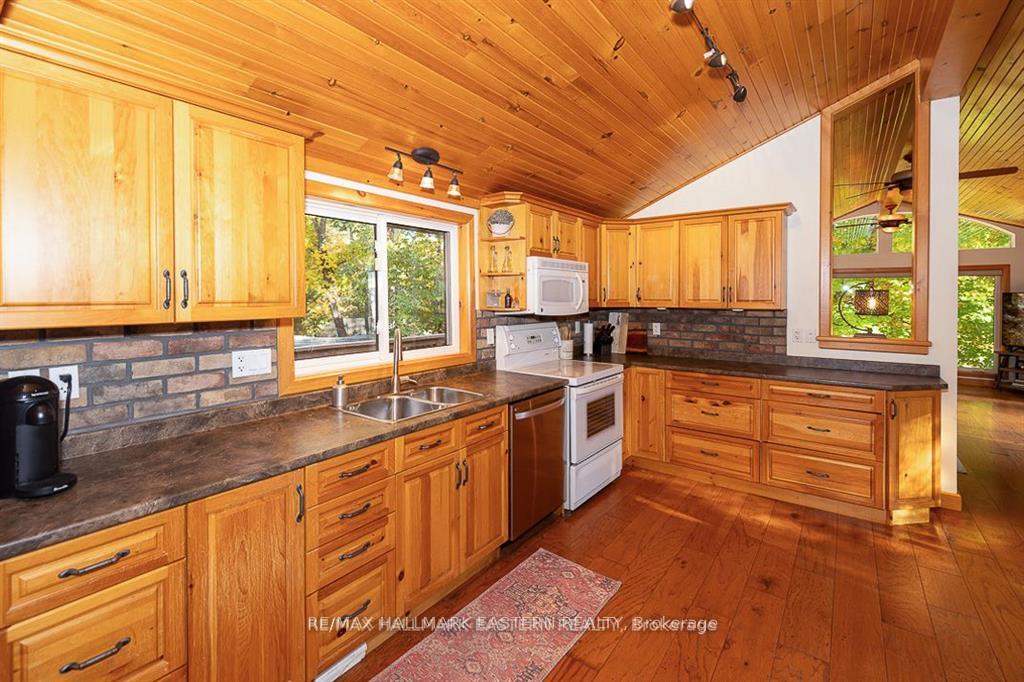 Photo 9 of 2756 Beaver Lane, Selwyn — HOMEH
