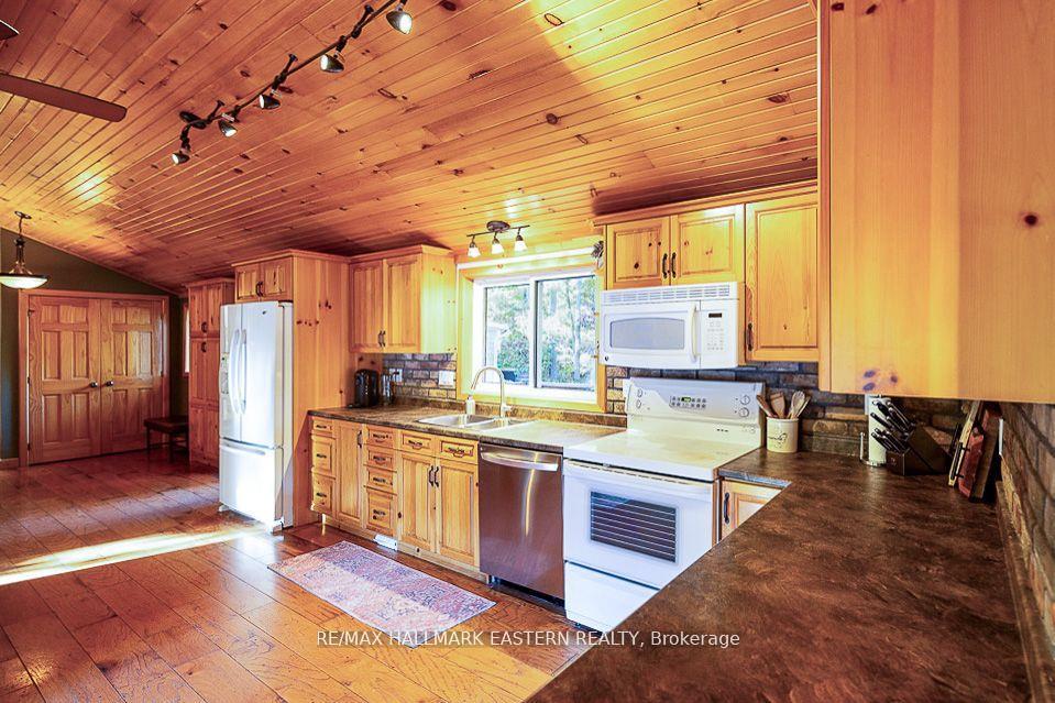 Photo 10 of 2756 Beaver Lane, Selwyn — HOMEH