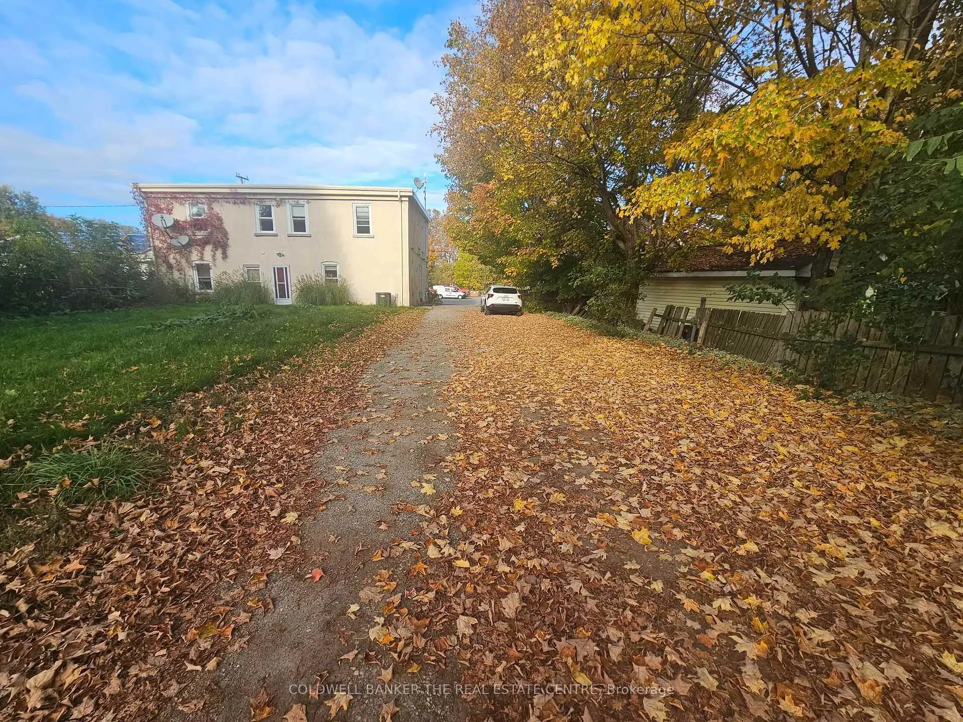 Front of Unit South, 4570 Penetanguishene Road S