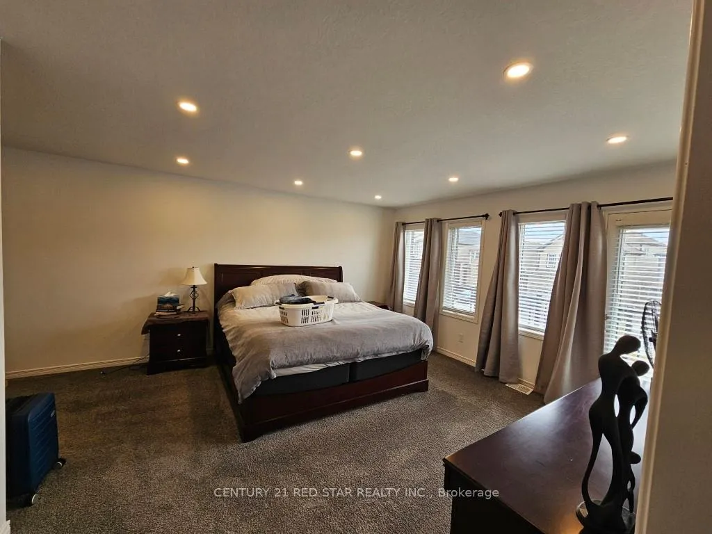Photo 5 of 47 Saddlebrook Court, Kitchener, Huron Park — HOMEH