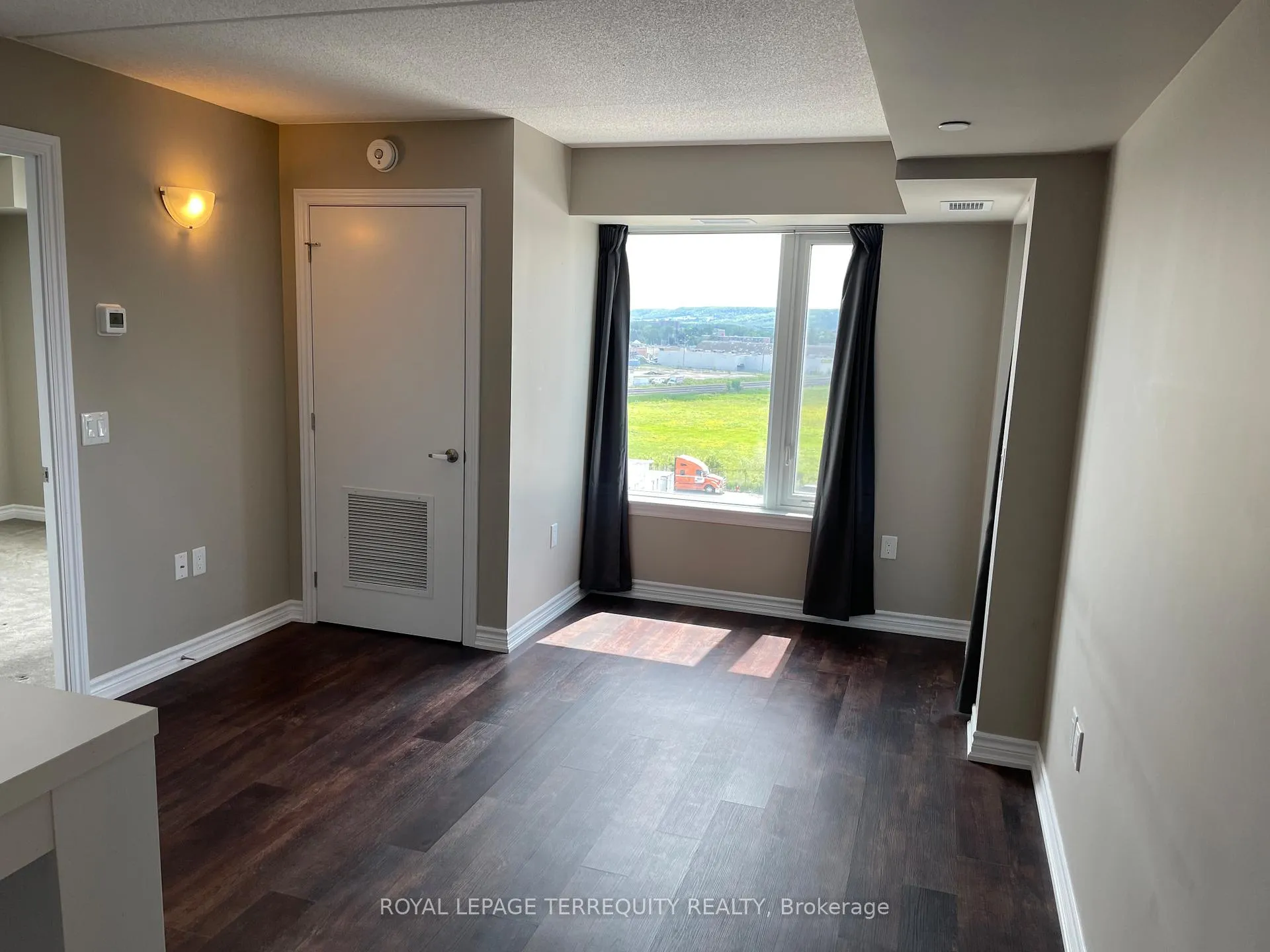 Photo 12 of Unit 608, 716 Main Street E, Milton, Timberlea — HOMEH