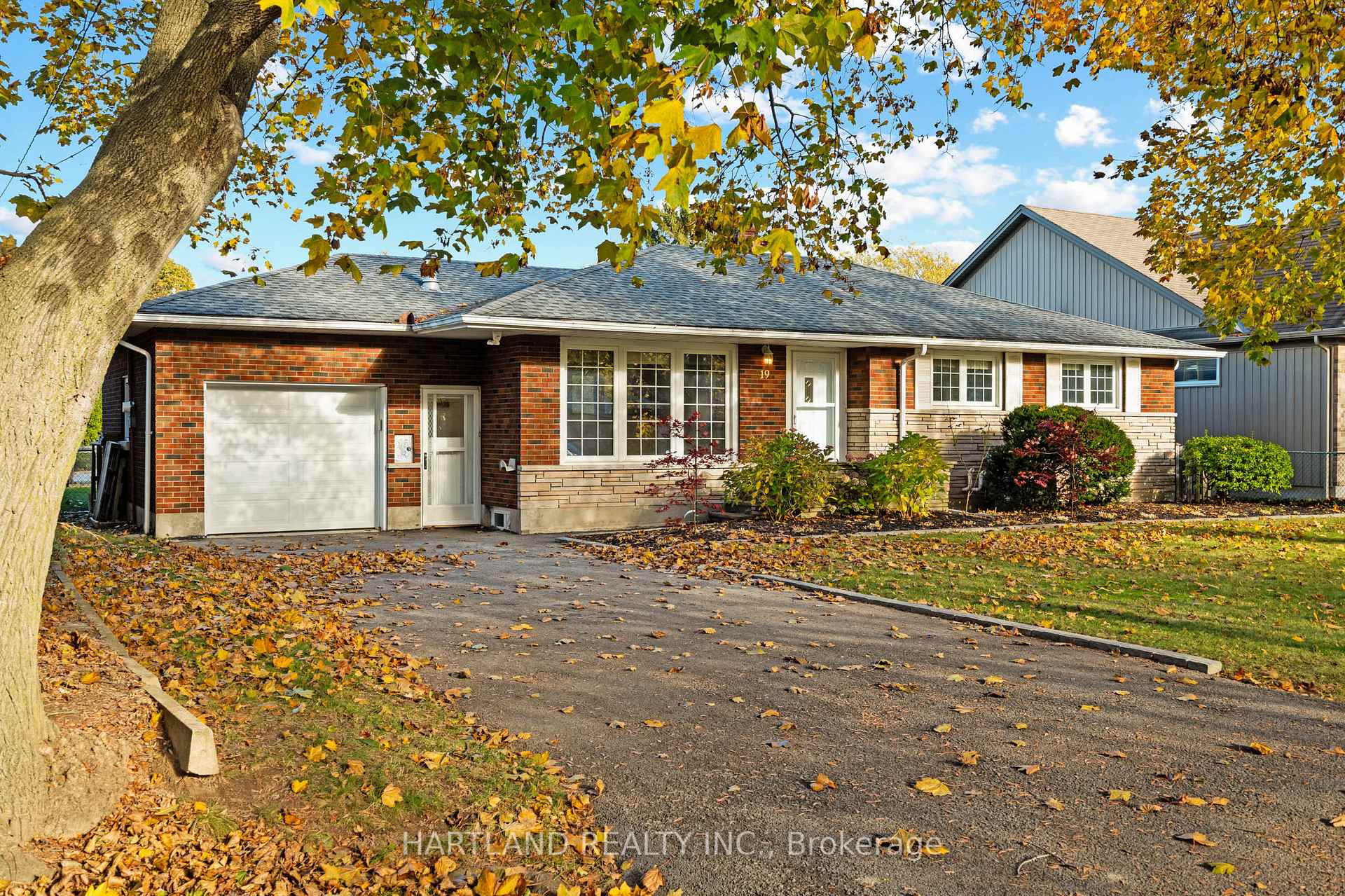 Front of 19 Kenworth Drive