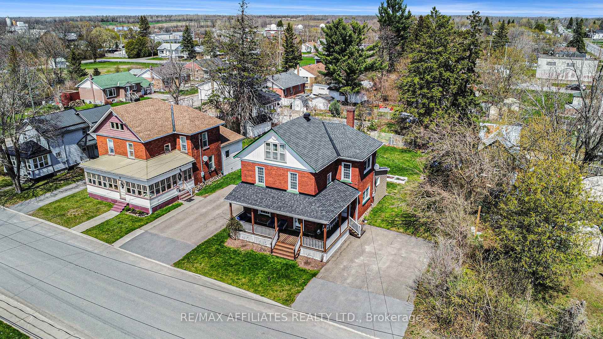 Photo 3 of 25 Condie Street, Smiths Falls — HOMEH