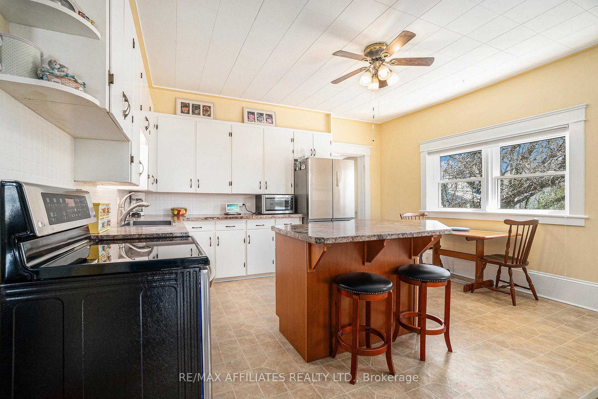 Photo 14 of 25 Condie Street, Smiths Falls — HOMEH