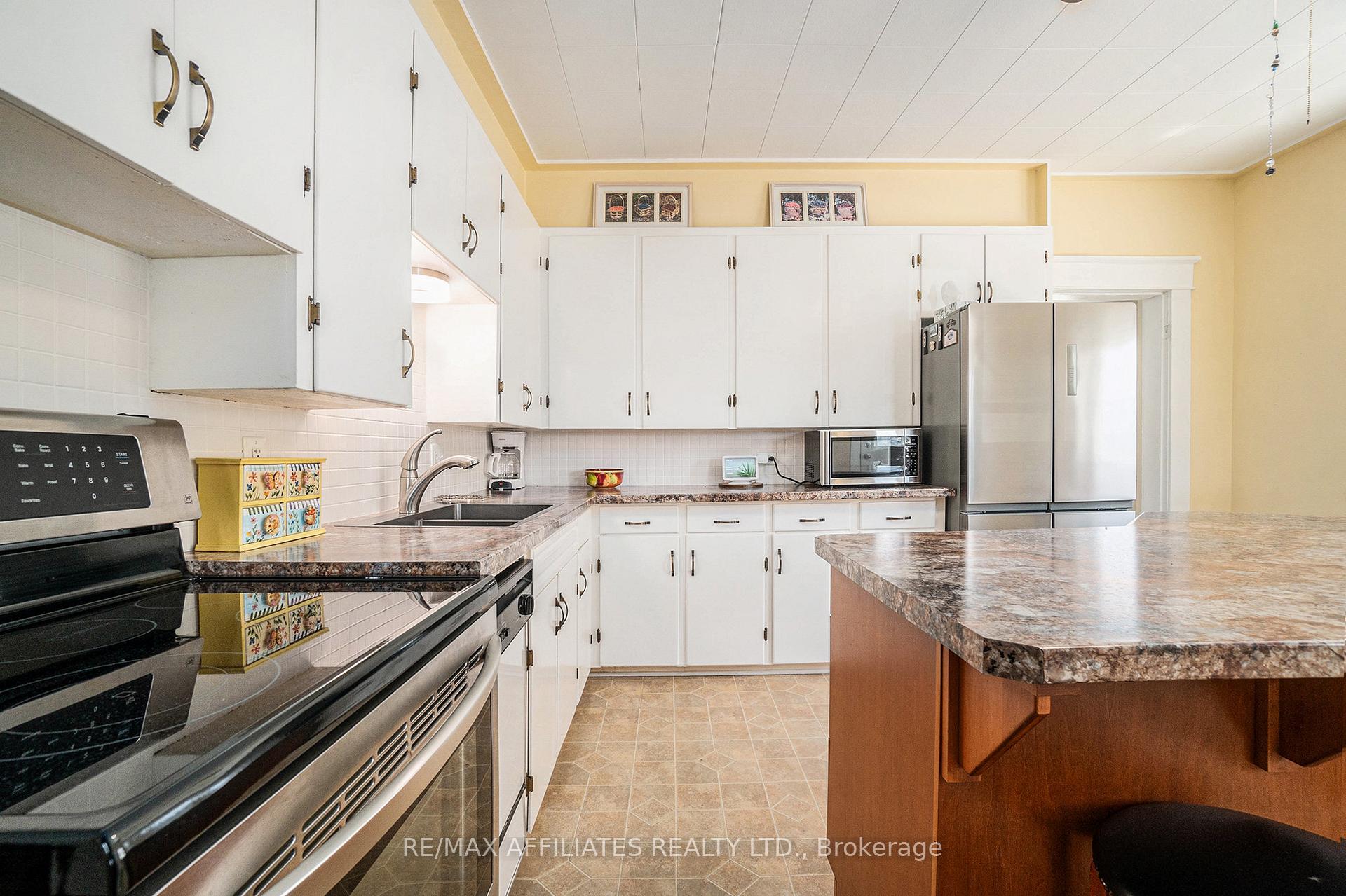 Photo 15 of 25 Condie Street, Smiths Falls — HOMEH