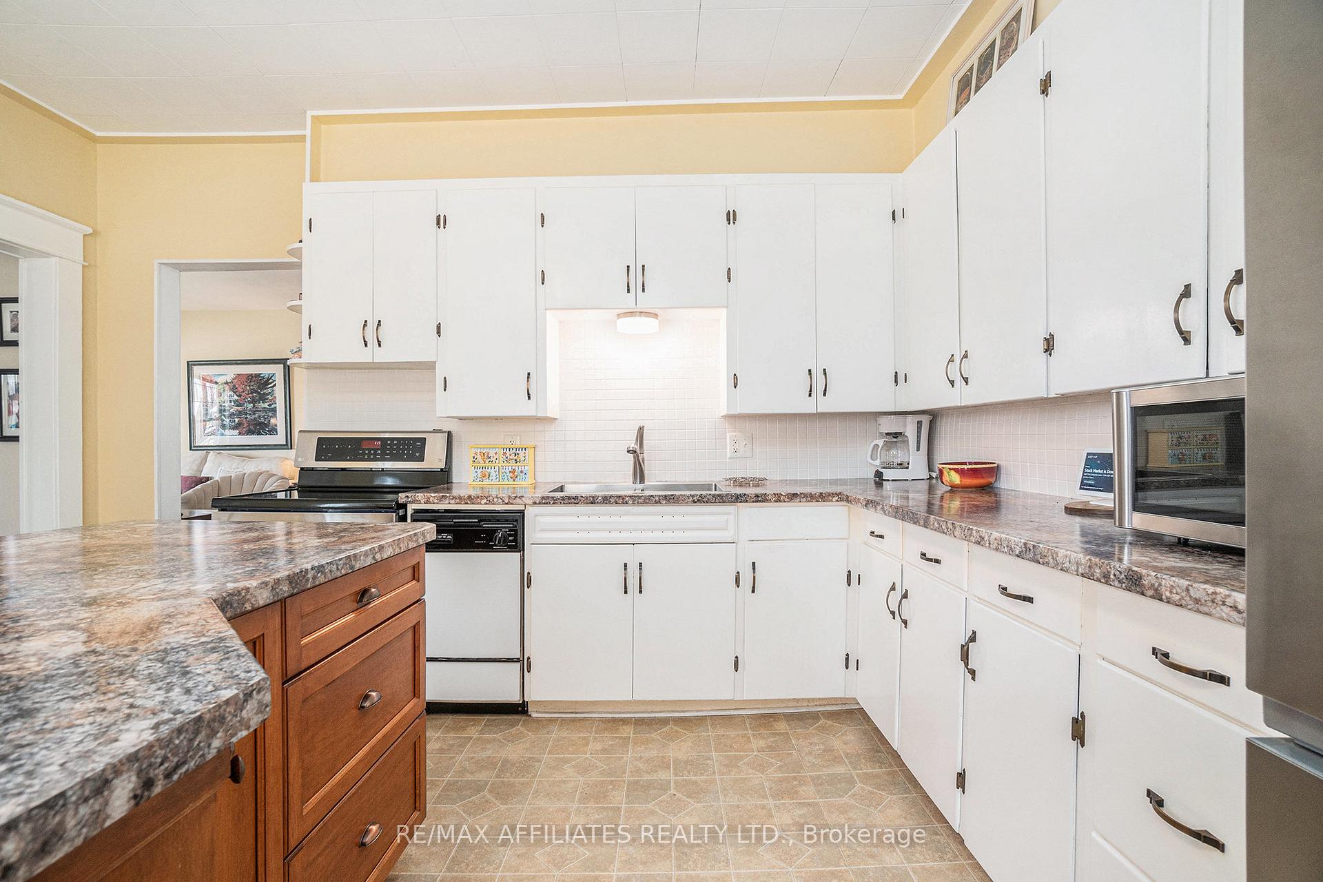 Photo 17 of 25 Condie Street, Smiths Falls — HOMEH