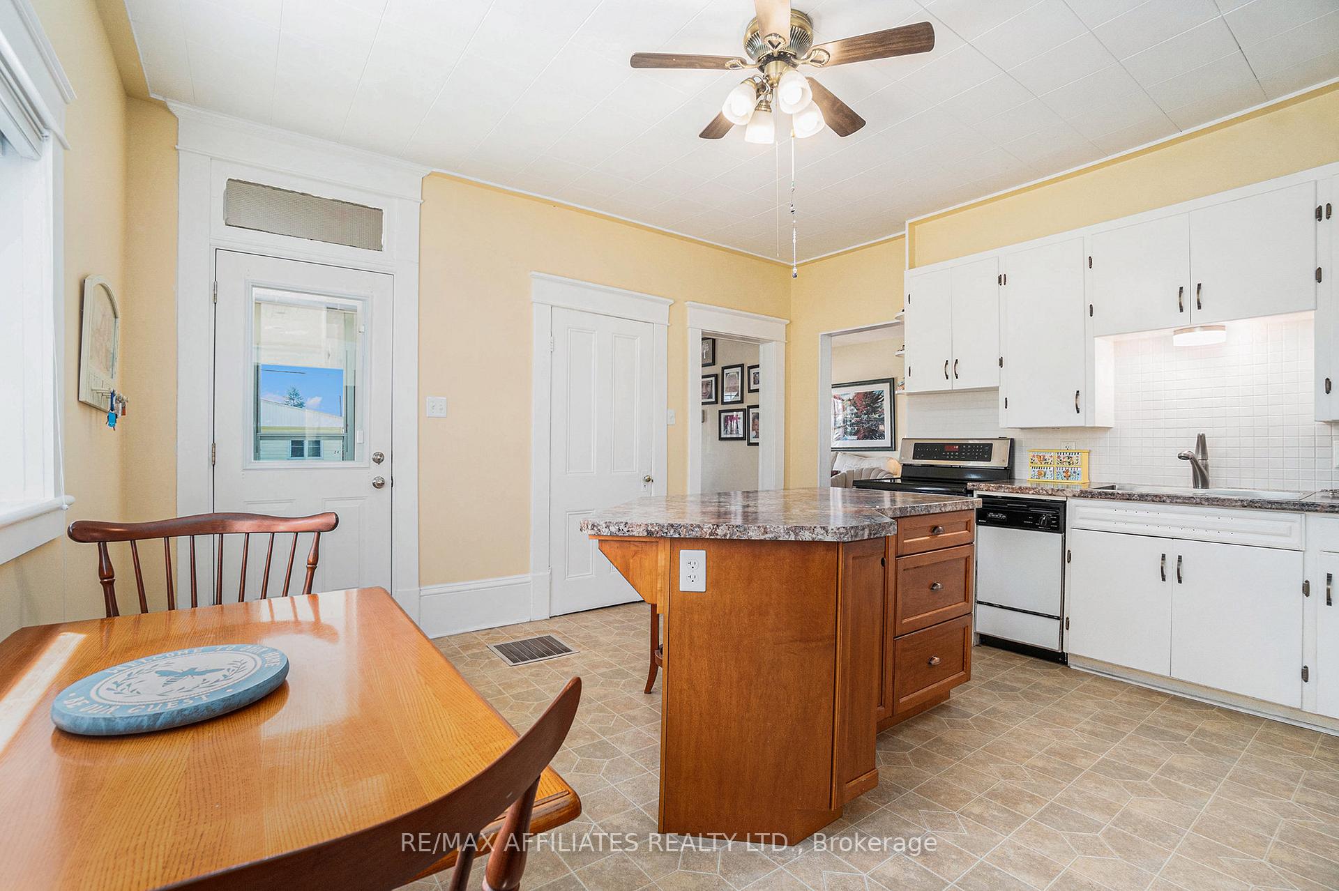 Photo 19 of 25 Condie Street, Smiths Falls — HOMEH