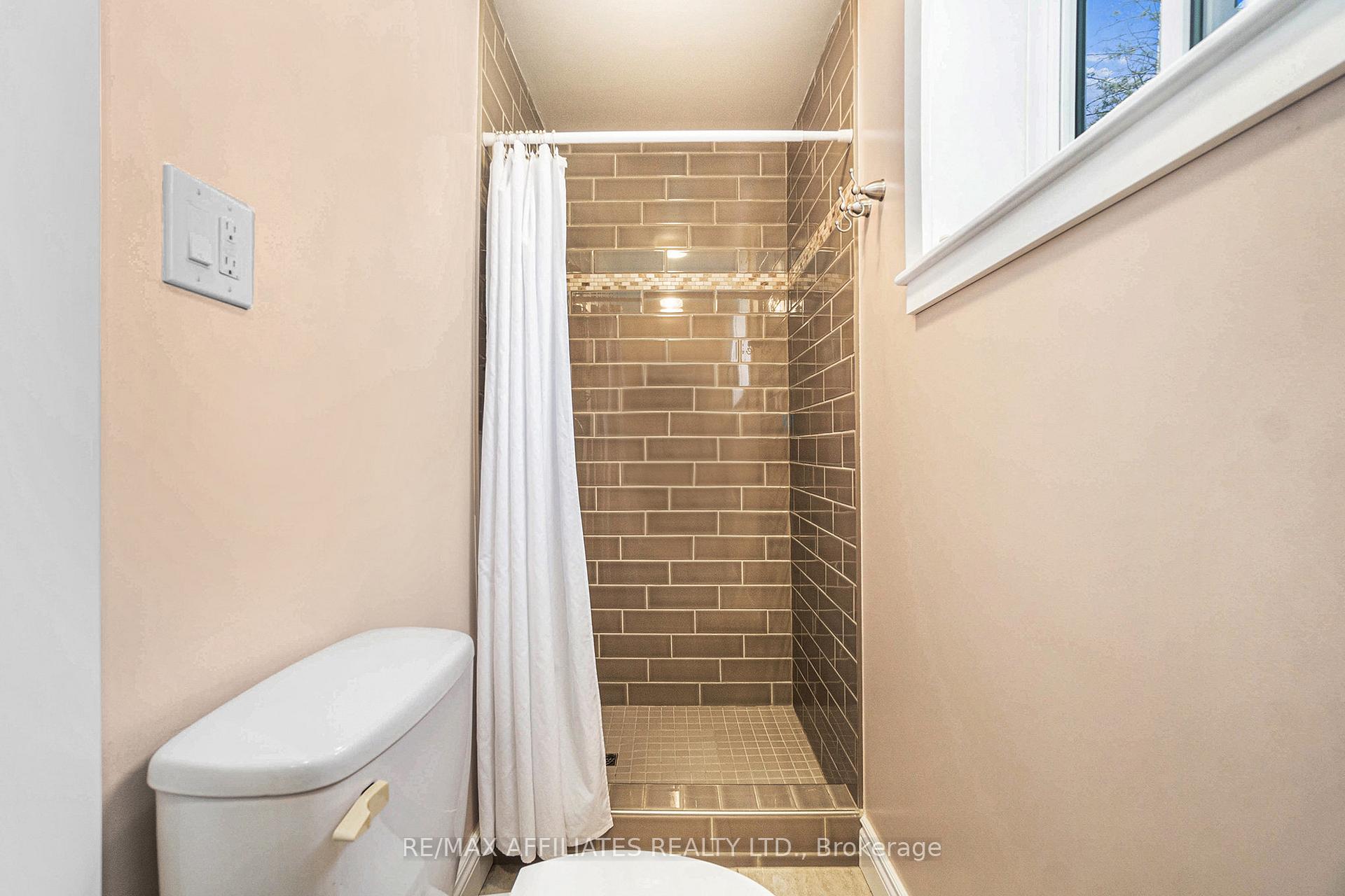 Photo 33 of 25 Condie Street, Smiths Falls — HOMEH