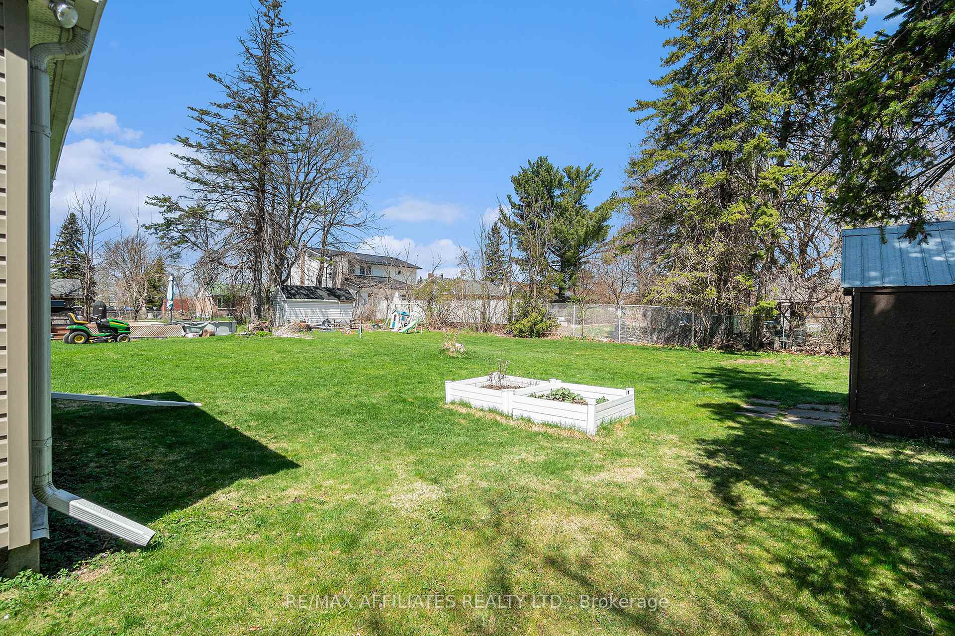Photo 36 of 25 Condie Street, Smiths Falls — HOMEH