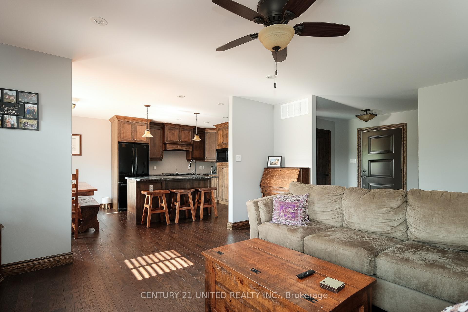Photo 3 of 1188 Connaught Drive, Selwyn — HOMEH